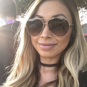 Meet your Posher, Candice